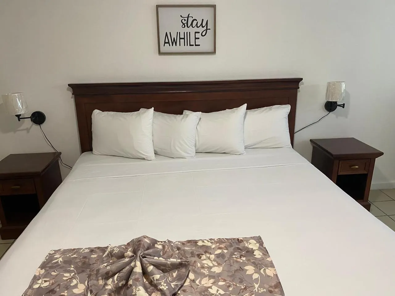 Pineapple Court Hotel Ocho Rios Giamaica