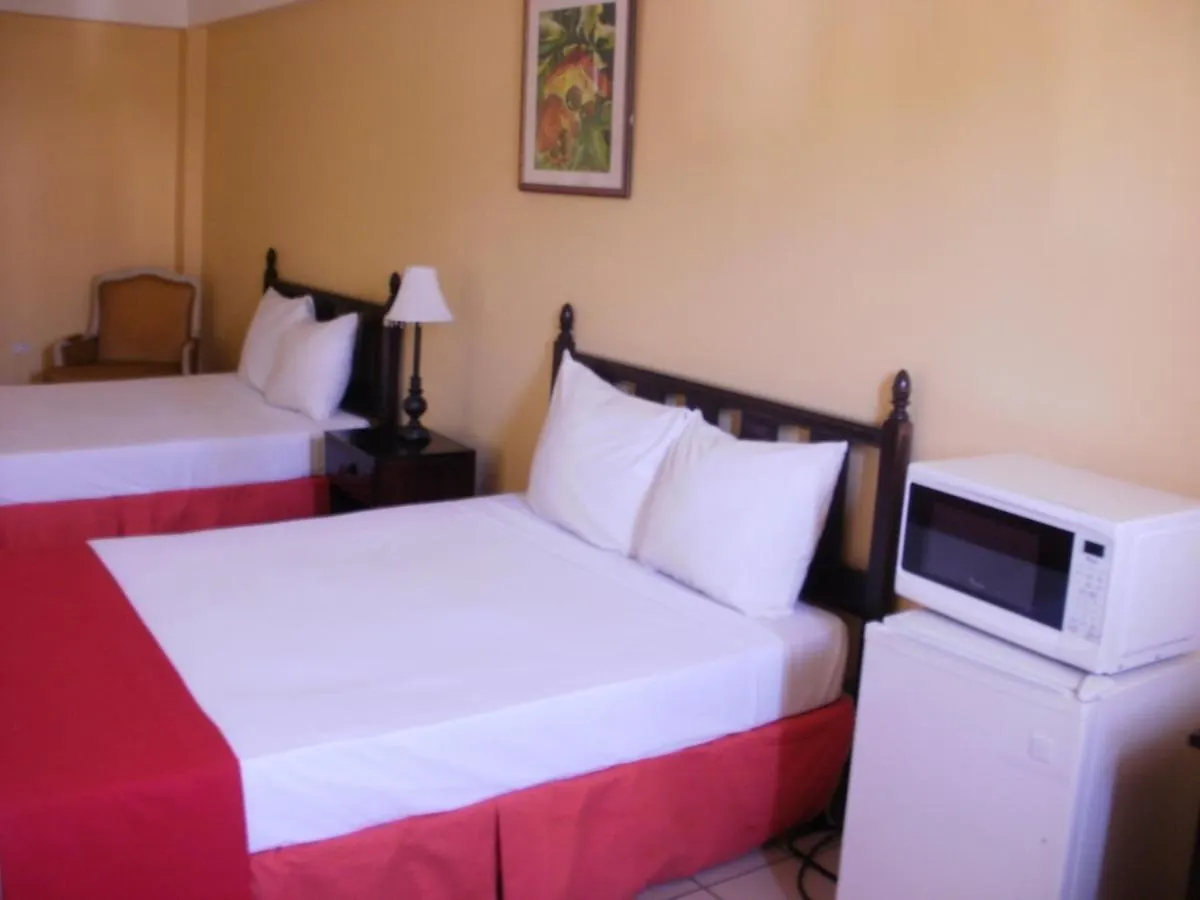 Pineapple Court Hotel Ocho Rios