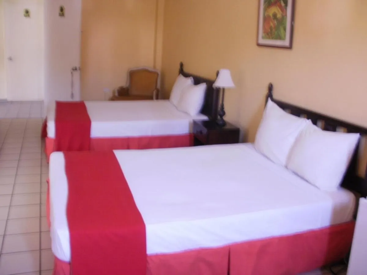 Pineapple Court Hotel Ocho Ríos