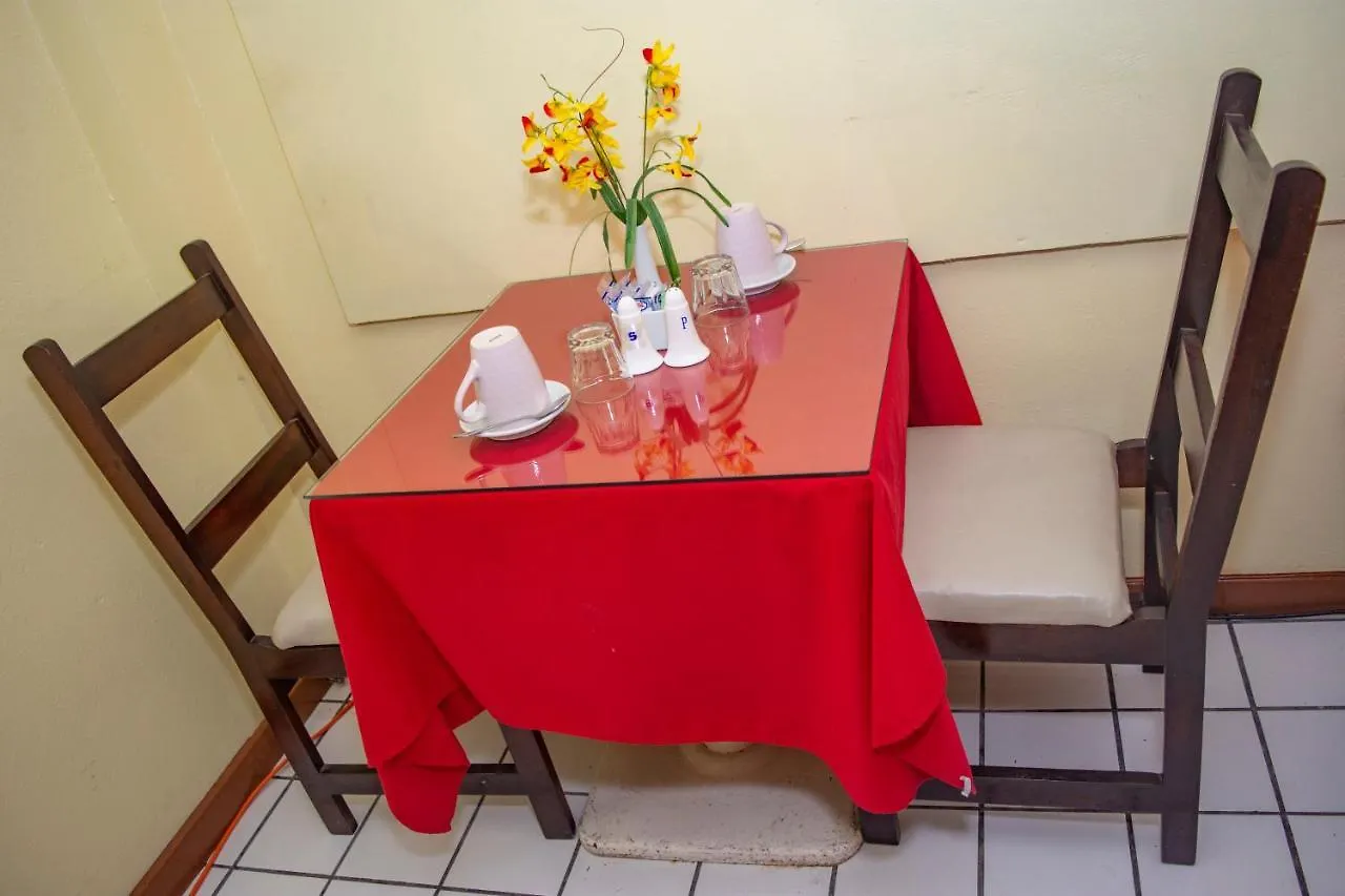 Pineapple Court Hotel Ocho Ríos