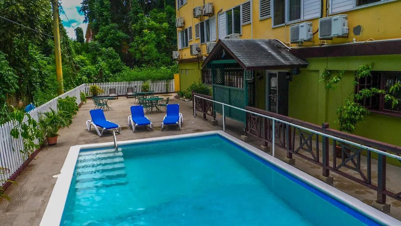 Pineapple Court Hotel Ocho Rios 2*,