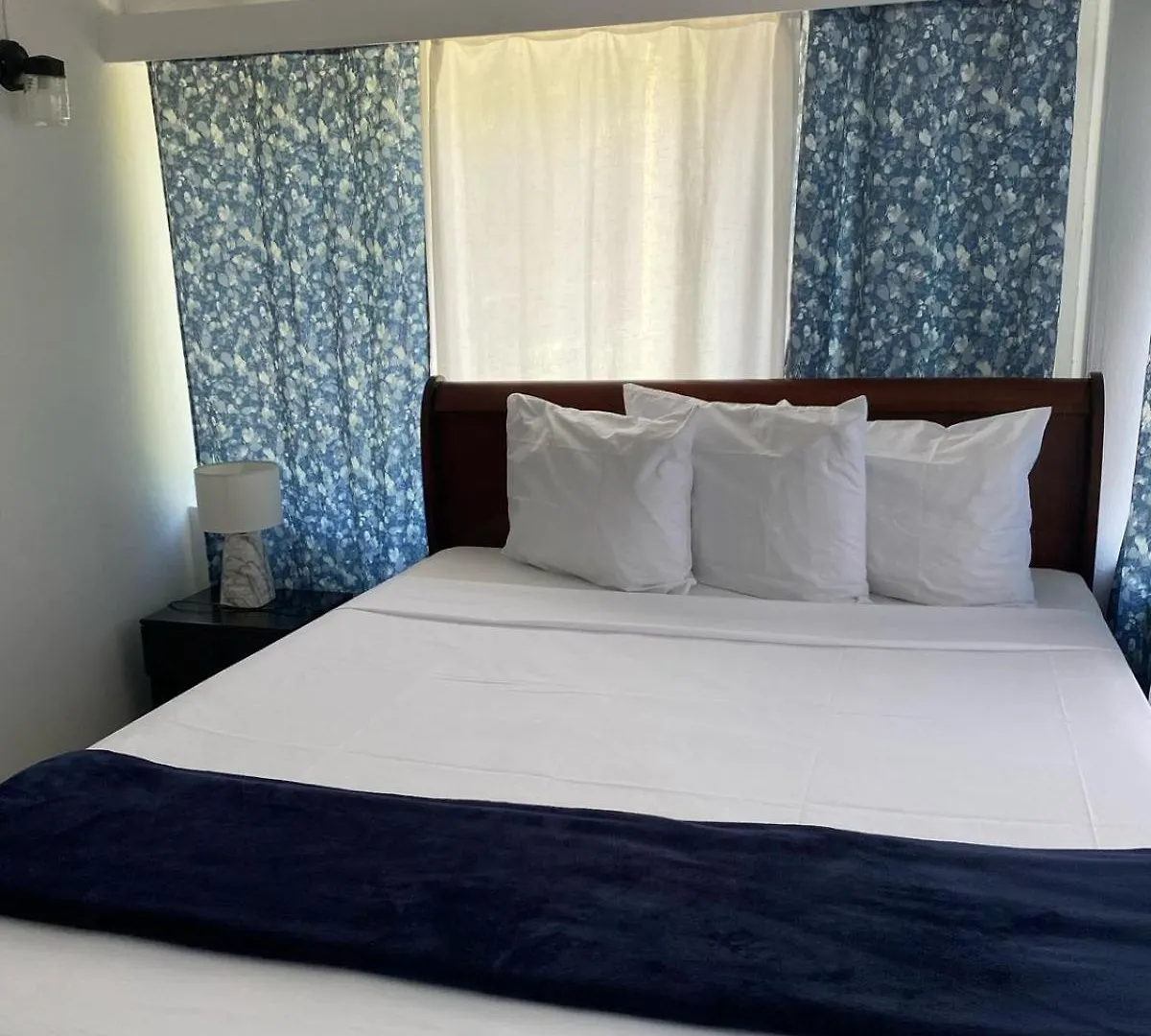 Pineapple Court Hotel Ocho Rios 2*,  Jamaika