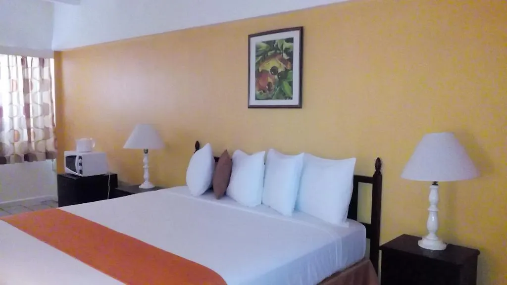 Pineapple Court Hotel Ocho Rios 2*,  Jamaica