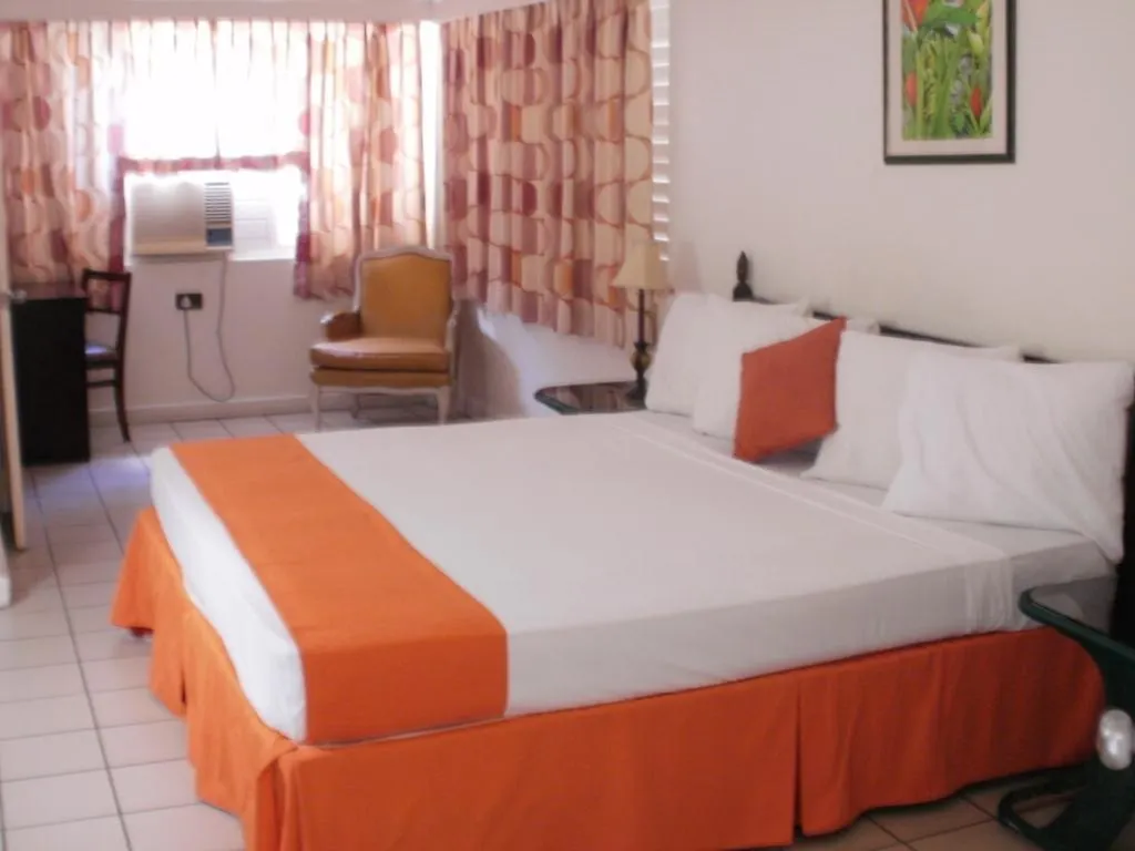 Pineapple Court Hotel Ocho Rios
