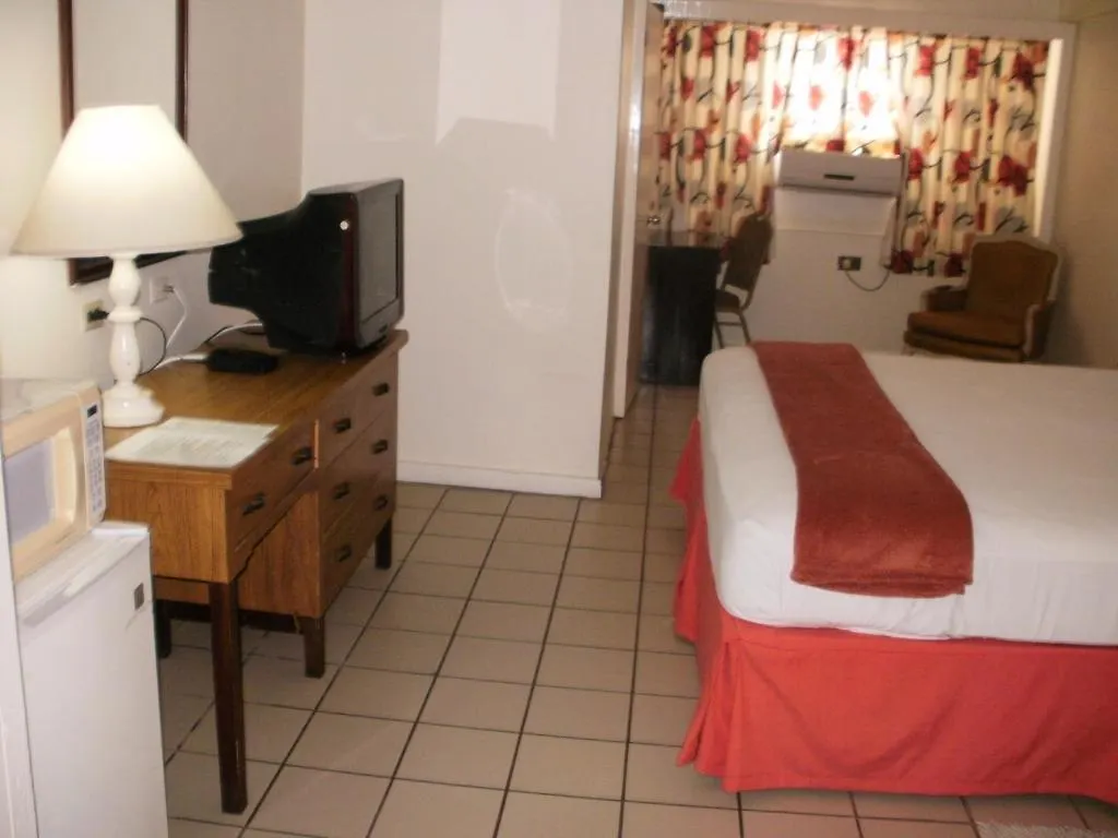 Pineapple Court Hotel Ocho Rios